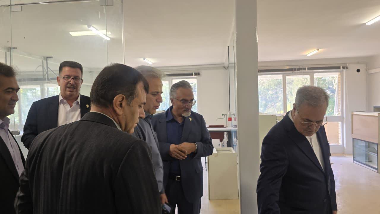 photo_29847705892_x
