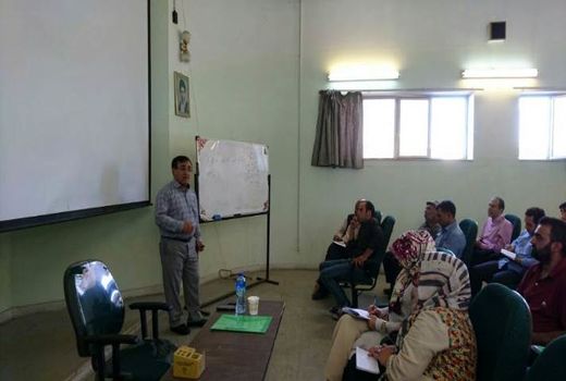 ترغیب باغداران تهرانی به استقرار کلنی زنبورعسل 