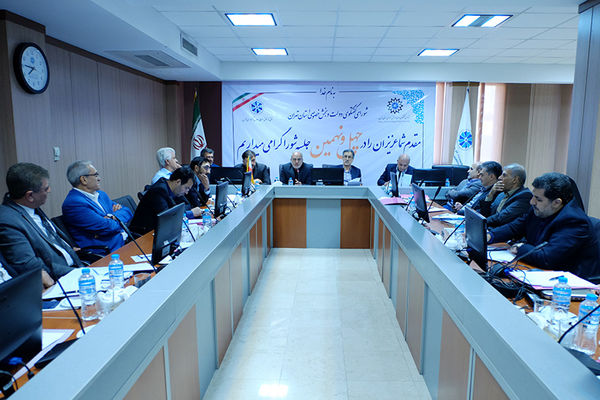 پلمپ انبار مواد اولیه برخی از کارخانهها به نام مبارزه با احتکار