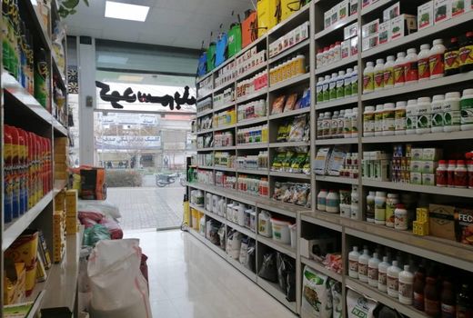 نظارت بر  داروخانه‌های گیاهپزشکی در آبادان