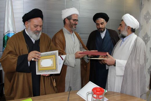 آیین تکریم و معارفه مسئول حوزه نمایندگی ولی فقیه در اداره کل منابع طبیعی