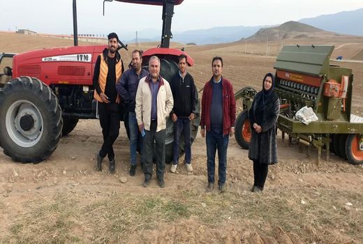 ایجاد پایگاه نوآوری طرح جهش تولید در دیمزارها در سال زراعی 1403-1402 در شهرستان اهر