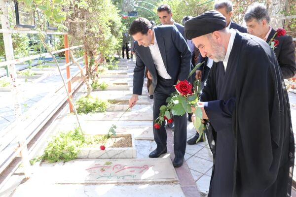 ما به تمامی شهدای کشورمان مدیون هستیم
