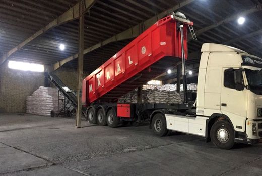 توزیع 2358 تن کود یارانه ای در بین کشاورزان شهرستانهای میاندوآب و مهاباد 