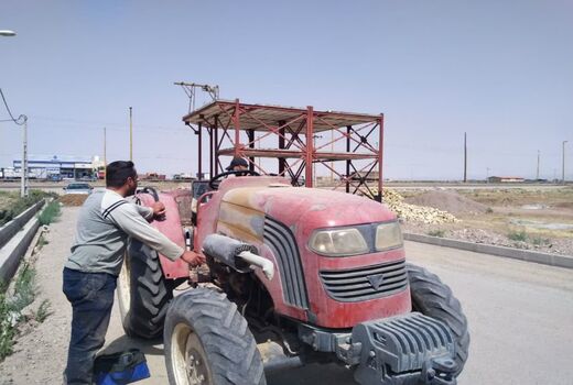 آغاز نصب سراسری GPS بر روی تراکتورها در شهرستان آبیک با هدف ارتقای بهره‌وری