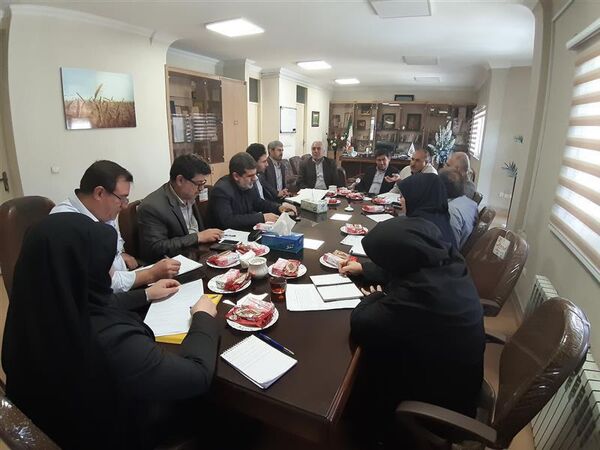 گوجه کاران آذربایجان غربی  نگران فروش محصول خود نباشند