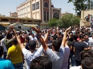 کدام جناح از شلوغی بازار سود می‌برد ؟
