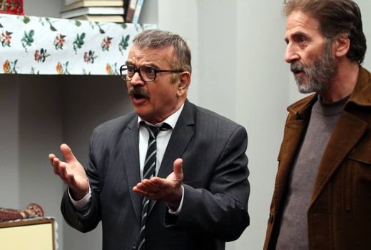 سه نسل از بازیگران در نمایش «به وقت خماری» 