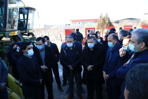 وزیر جهاد کشاورزی از کشت قراردادی پنبه کارخانه اترک در مانه و سملقان بازدید کرد  