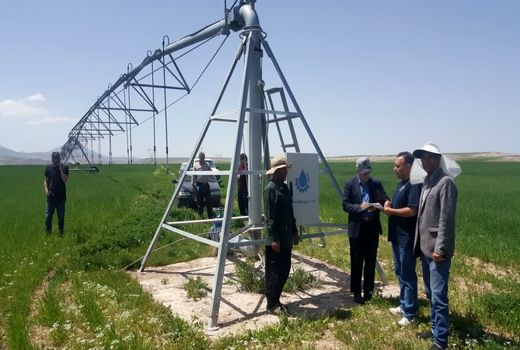 اجرای سیستم آبیاری هوشمند در مقیاس 50 هکتار در شهرستان بستان آباد 