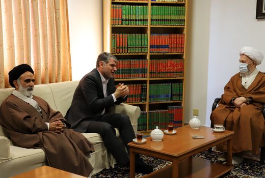  تولید محصولات کشاورزی برای رسیدن به خودکفایی را دنبال می‌کنیم