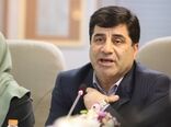 منابع محدود بانکی باید به سمت تولیدکنندگان واقعی و نیازمند هدایت شود