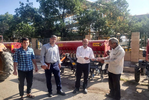  جذب 25 دستگاه خطی کار کشت آبی و دیم زراعی  توسط جهاد کشاورزی شهرستان بناب