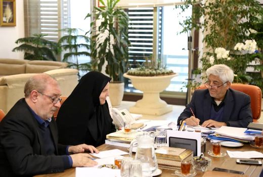 حمایت وزارت جهاد کشاورزی از کشاورزان و باغداران منطقه شبستر 