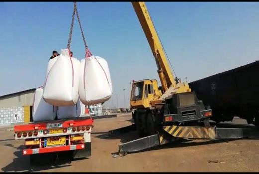 حمل ریلی نهاده‌های خام دامی به روش جامبوگیری در بندر امام خمینی (ره)