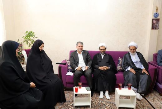 محلات نماد و پایتخت تولید گل در کشور است 