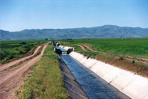اجرای 4460 کیلومتر احداث و بهسازی کانال های آبیاری و انتقال آب در خراسان شمالی