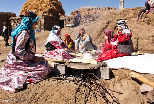 زنان به روستا معنای زندگی می‌بخشند