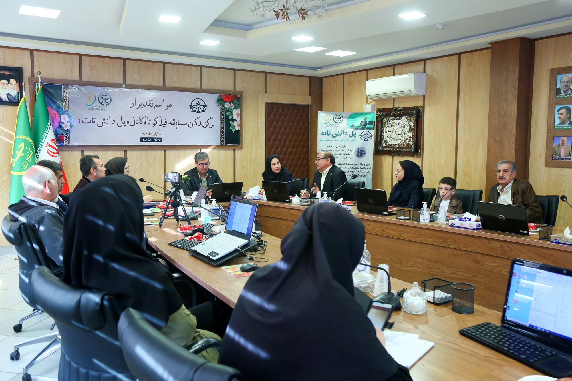  مراسم تقدیر از برگزیدگان مسابقه فیلم کوتاه کانال (پنل دانش تات) 