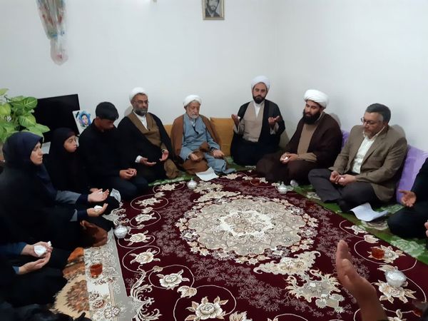 دیدار رییس سازمان جهاد کشاورزی آذربایجان غربی با خانواده شهید عباس فاطمیه در روستای باشلانبوشلوی ارومیه