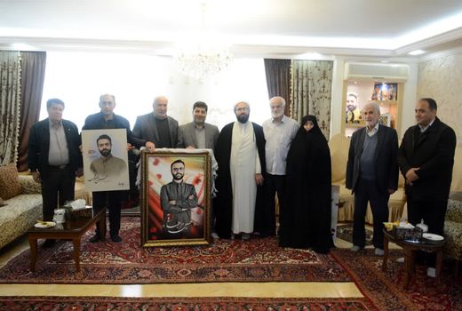 حضور در جمع خانواده شهدا موجب شادابی روح و افزایش روحیه خدمت رسانی می‌شود