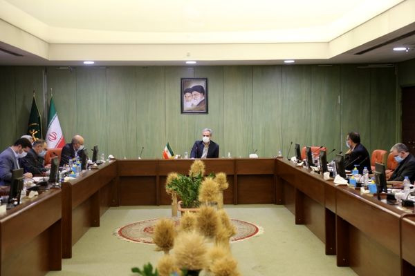 لزوم حمایت از توسعه گلخانه‌ها‌ و تسریع در صدور و تمدید مجوزهای متقاضیان  