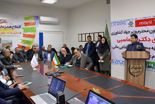 تولیدکنندگان محصولات کشاورزی درحقیقت فرماندهان و سربازان واقعی جنگ اقتصادی به شمار می آیند 