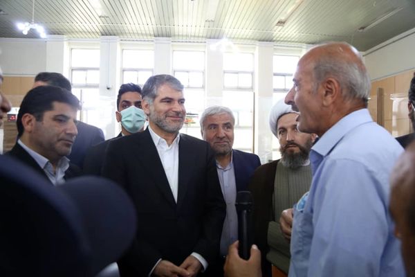 بازدید سرزده وزیر جهاد کشاورزی از شعبه بانک کشاورزی شهرستان شبستر و پیگیری مشکلات مردم 
