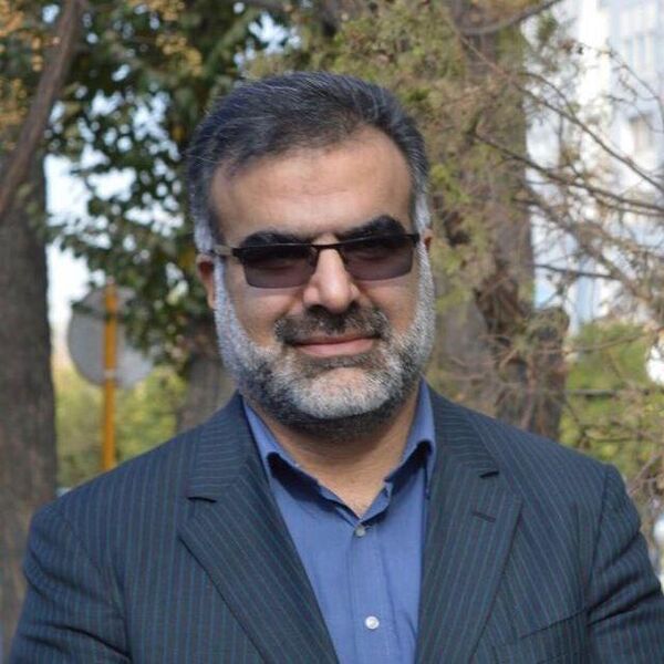 باید فرش قرمز برای متقاضیان احداث گلخانه پهن کنیم