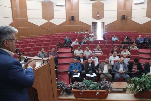 نشست بررسی مشکلات مرغداران استان قزوین در سازمان جهاد کشاورزی برگزار شد