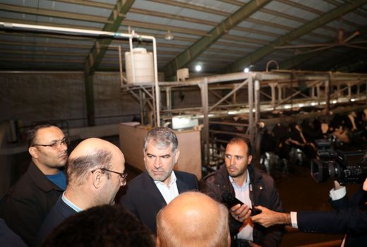 بازدید وزیر جهاد کشاورزی از شرکت کشاورزی و دامپروری فجر اصفهان 