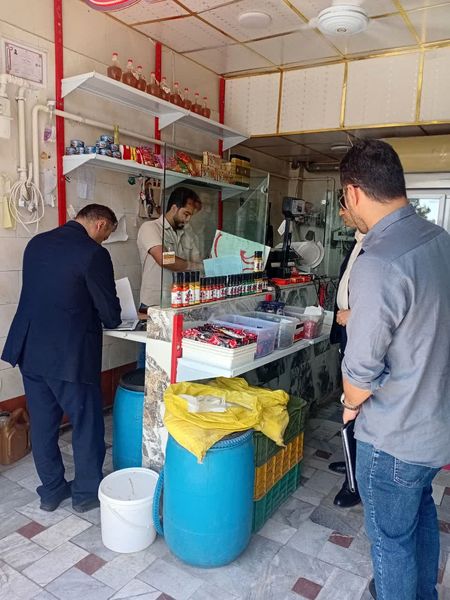 پلمپ یک واحد مرغفروشی و جریمه واحد دیگر در شهرستان البرز به دلیل تخلفات صنفی