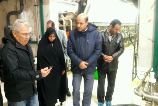 بازدید معاون استاندار قزوین و رئیس سازمان جهاد کشاورزی از یک واحد دامداری در شهرستان بوئین زهرا