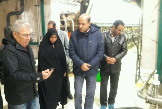 بازدید معاون استاندار قزوین و رئیس سازمان جهاد کشاورزی از یک واحد دامداری در شهرستان بوئین زهرا