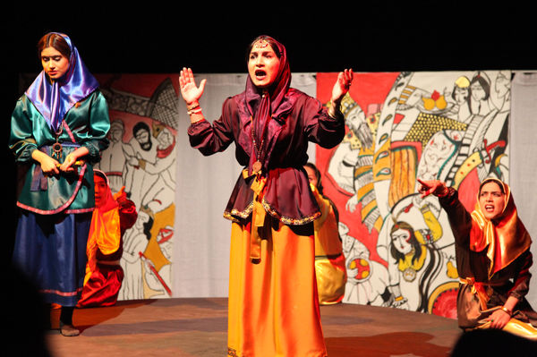 پوستر نمایش «پرده خانه» رونمایی شد