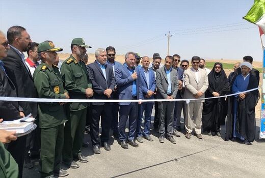افتتاح یک جاده بین مزارع در بیضا