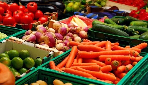 لزوم بهبود روند فروش داخلی محصولات و حضور موثر در بازارهای خارجی