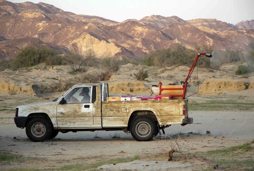 421 هکتار از مراتع سیستان وبلوچستان علیه ملخ صحرایی سمپاشی شد 