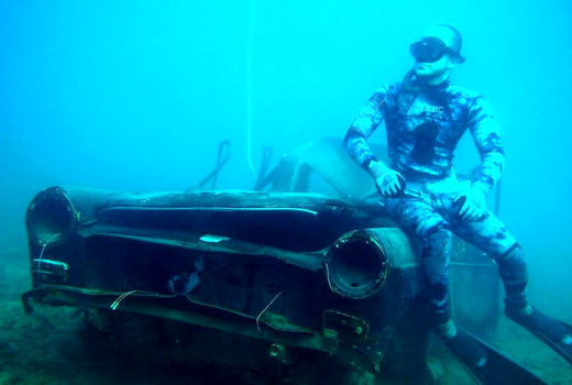 انتقال تانک‌های قدیمی ارتش لبنان به زیر آب 
