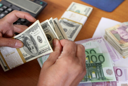 خیز دلار برای 6000 تومانی شدن 