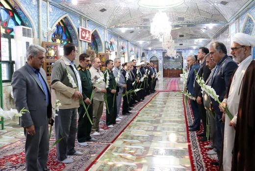 جهادگران استان سمنان مزار شهدا را گلباران کردند