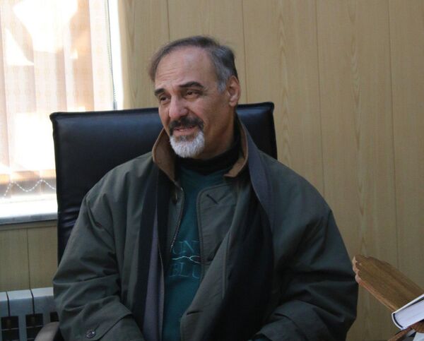 قطب الدین صادقی دبیر پانزدهمین جشنواره تئاتر کوردی سقز شد