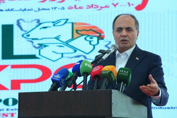 تأمین کالاهای اساسی با وجود محاصره دریایی ادامه دارد / اصلاحات ارزی بازار نهاده‌های دامی را شفاف کرد