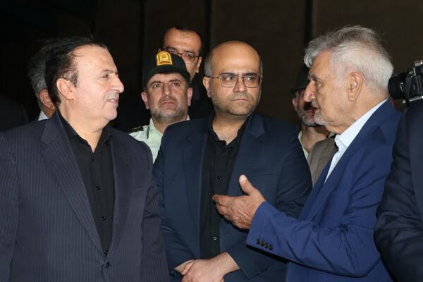 بازدید استاندار قزوین از واحد مرغ تخم‌گذار در تاکستان