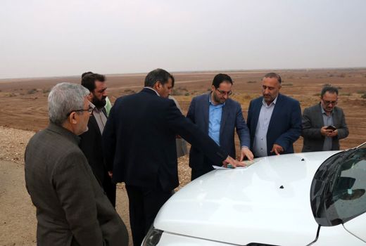 بازدید  رئیس سازمان امور اراضی کشور از از زمین‌های 40 هزار هکتاری ایثارگران طرح جفیر