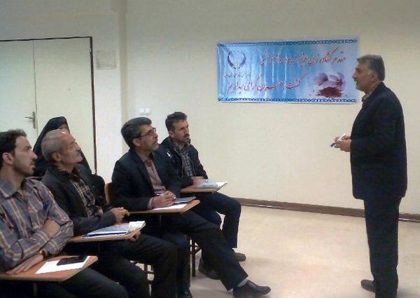 کارگاه آموزشی کشت زعفران توسط نظام صنفی همدان برگزار شد