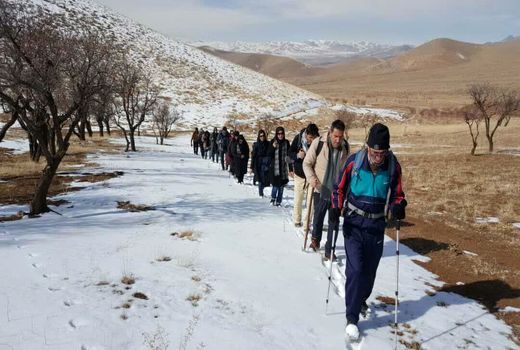 صعود گروه کوهنوردی شهدا سازمان جهاد کشاورزی چهارمحال و بختیاری به قله تهلیجان