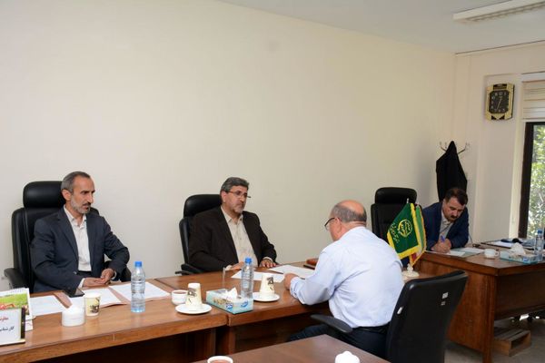 رسیدگی به مشکلات بهره برداران بخش کشاورزی در میز خدمت سازمان جهادکشاورزی آذربایجان شرقی 