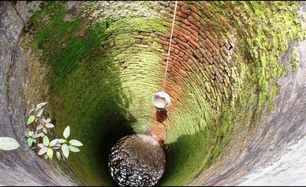 استخراج آب‌های ژرف منابع ملی را هدر می‌دهد