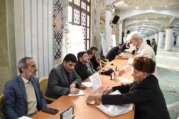 رسیدگی به مشکلات مراجعان در میز ارتباطات مردمی سازمان جهادکشاورزی آذربایجان شرقی